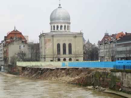 Reîncep lucrările! 1,5 milioane euro de la Ministerul Apelor pentru consolidarea malului Crişului Repede în centrul Oradiei 
